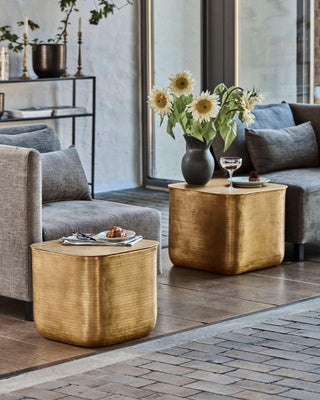 Salontafels Cajas goud met deksel van House Doctor, toegepast in een sfeervolle interieursetting