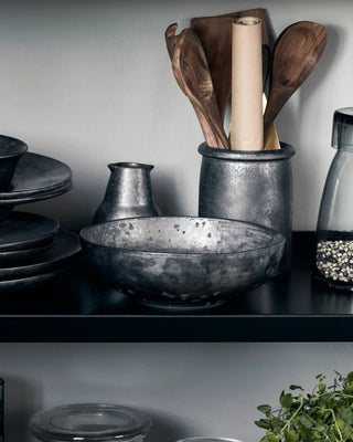 Schaal Pion zwartbruin 22cm van House Doctor, toegepast in een stijlvolle woonkamer