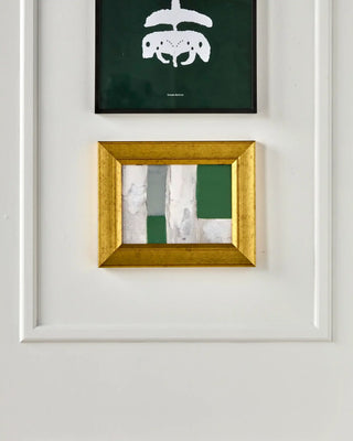 Schilderij Emerald Beige Groen 30x24 cm van House Doctor, toegepast in een sfeervolle interieursetting