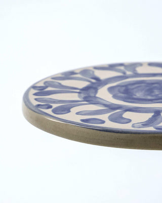 Serveer plateaus Diva blauw 15cm van House Doctor, van opzij met vorm en afwerking zichtbaar