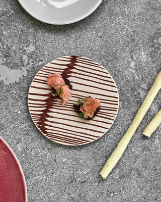 Serveer plateaus Diva bruin 15cm van House Doctor, toegepast in een sfeervolle interieursetting