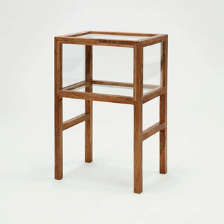 Sidetable / kastje Montre antiek bruin van House Doctor, van opzij met zicht op vorm en constructie