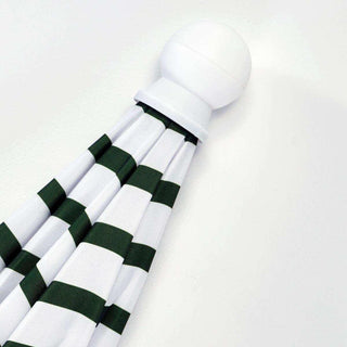 Strand en tuinparasol Oktogon groen 180cm van House Doctor, met een close-up van de afwerking