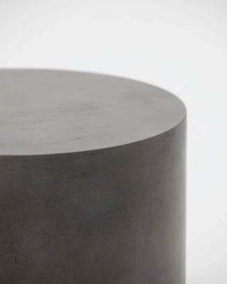 Tafel Out Grijs 35 cm van House Doctor, van dichtbij met materiaal en afwerking zichtbaar