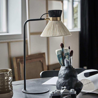 Tafellamp Cord zwart 56cm van House Doctor, toegepast in een sfeervolle interieursetting