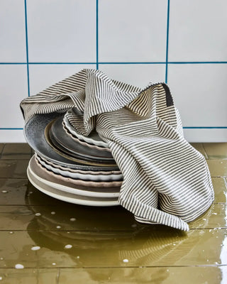 Theedoek Cook Donker grijs 75x55cm - 3 stuks van House Doctor, toegepast in een sfeervolle interieursetting