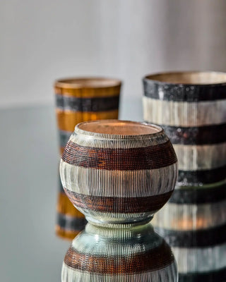 Theelichthouder Stripe Zilver Bruin 7.5cm - set van 2 van House Doctor, toegepast in een sfeervolle interieursetting
