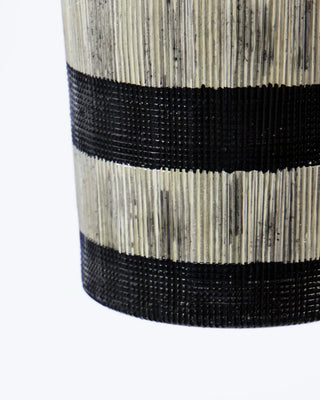 Theelichthouder Stripe Zwart Gebroken wit 9cm - 2 stuks van House Doctor, van dichtbij met materiaal en afwerking zichtbaar