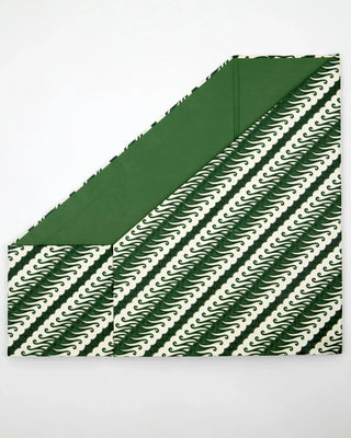 Tijdschriftenhouder Keep Groen 24cm van House Doctor, recht van voren met vorm en afwerking zichtbaar