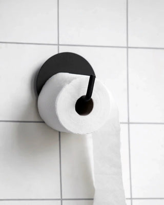 Toiletrolhouder Text zwart van House Doctor, van dichtbij met materiaal en textuur zichtbaar