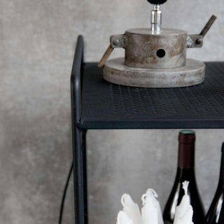 Trolly Use zwart 81cm van House Doctor, van dichtbij met materiaal en textuur zichtbaar