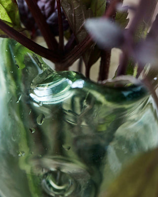 Vaas Fish groen 27cm van House Doctor, in een gestileerde detailopstelling