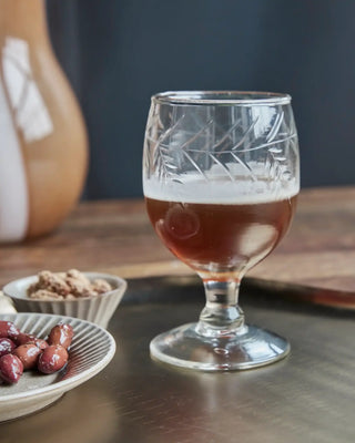 Vintage glas helder voor wijn of bier 35cl van House Doctor, toegepast in een stijlvolle woonkamer