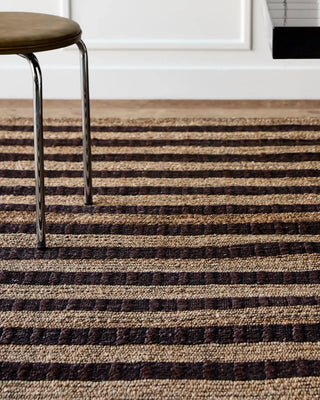 Vloerkleed Block bruin natuur 160x230cm van House Doctor, toegepast in een sfeervolle interieursetting