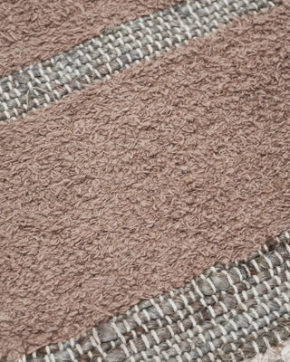 Vloerkleed Chen Dusty berry 60x90 cm van House Doctor, recht van voren met vorm en afwerking zichtbaar