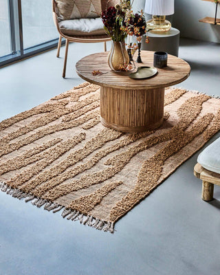 Vloerkleed Get bruin 140x200 cm van House Doctor, toegepast in een sfeervolle interieursetting