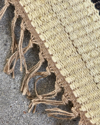 Vloerkleed Sima naturel 180x180 cm van House Doctor, in een gestileerde detailopstelling