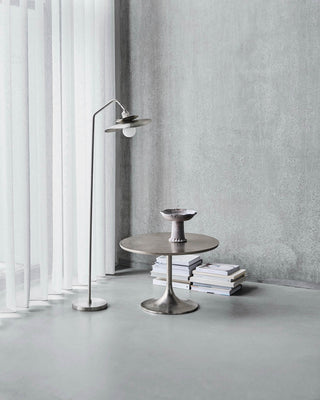 Vloerlamp Stand geborsteld zilver 130cm van House Doctor, toegepast in een sfeervolle interieursetting