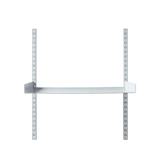 Lichtgrijs metalen wandbureau met twee verticale rails en een smal werkblad