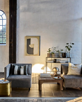 Wandkunst Act Zand 70x100cm van House Doctor, toegepast in een sfeervolle interieursetting