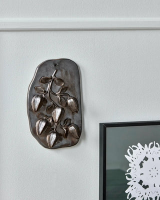 Wandkunst Padron Bruin 15x23.5cm van House Doctor, toegepast in een sfeervolle interieursetting