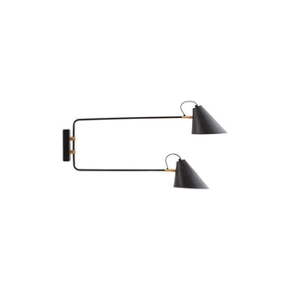 House Doctor Club Double wandlamp met twee lange armen, conische kappen en goudkleurige koppelingen