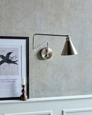 Wandlamp Game geborstelde zilveren afwerking 76cm van House Doctor, toegepast in een sfeervolle interieursetting