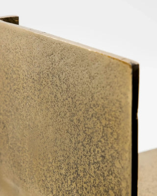 Wandplank Boxie goud 50cm van House Doctor, van dichtbij met materiaal en afwerking zichtbaar