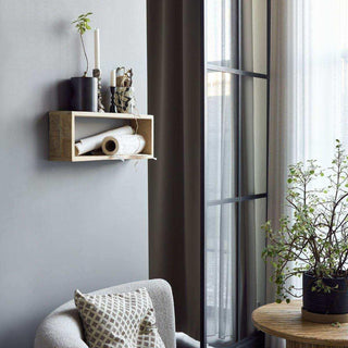 Wandplank Sate naturel 60cm van House Doctor, toegepast in een sfeervolle interieursetting