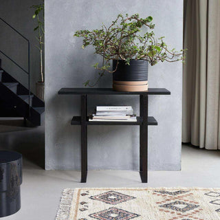 Wandtafel Woda zwart 90cm van House Doctor, toegepast in een sfeervolle interieursetting