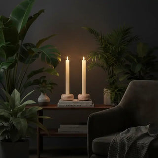 Led dinerkaarsen creme 27cm - 2 stuks van House of Nature, toegepast in een sfeervolle interieursetting