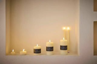 Creme ledkaarsencollectie van House of Nature met waxinelichtjes, dinerkaarsen en stompkaarsen