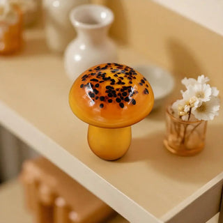 Paddestoel oranje glas 14cm van House of Nature, toegepast in een sfeervolle interieursetting