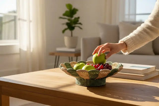 Schaal Netstal groen 30cm van House of Nature, toegepast in een sfeervolle interieursetting