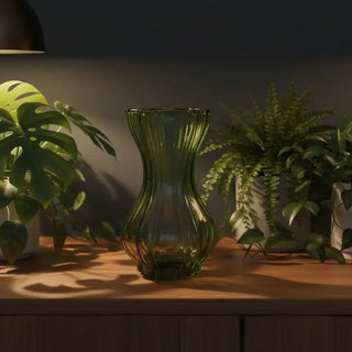 Vaas Flin Fion antiek groen 25cm van House of Nature, toegepast in een sfeervolle interieursetting