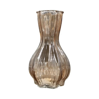 Vaas Flin Fion beige 25cm van House of Nature, schuin bekeken met vorm en afwerking zichtbaar