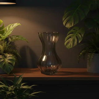 Vaas Flin Fion grijs 25cm van House of Nature, toegepast in een sfeervolle interieursetting