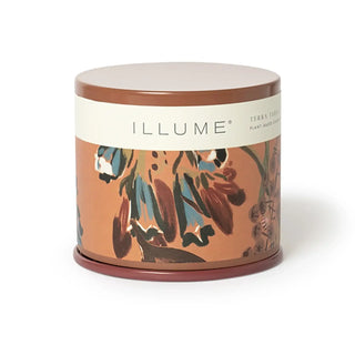 Geurkaars blik bruin Terra Tabac - 335gr van Illume, aan de achterzijde met afwerking zichtbaar