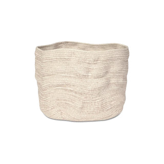 Naturel Stoashed-mand met golvende structuur op witte achtergrond.