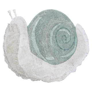 Slakvormig Snail-vloerkleed met blauwgroen huis, lichte franjerand en voelsprieten.