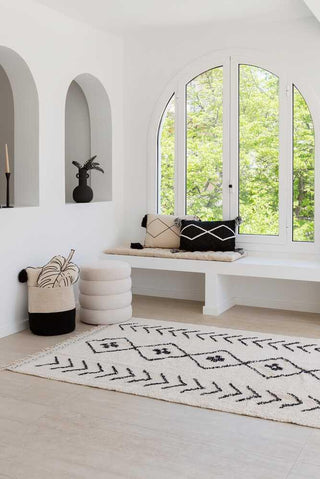 Berber Rhombs vloerkleed in een lichte kamer