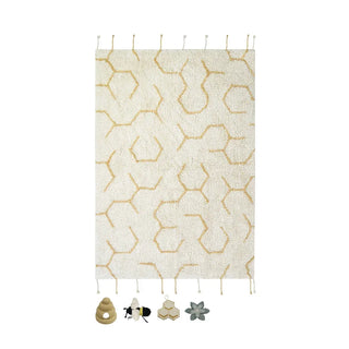 Pollination-speelkleed met lichte honingraatvormen, koordjes en losse bijenaccessoires. Op witte achtergrond.