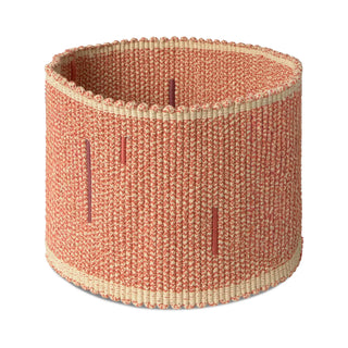 Terracottakleurige ronde Vertical-opbergmand met lichte randen en verticale accentlijnen.