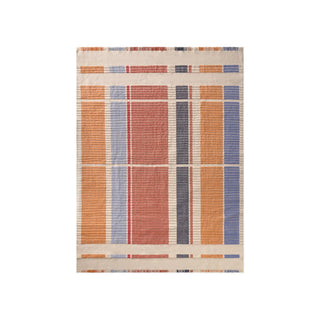 Columns Multi Color-vloerkleed met meerkleurige verticale banen en franjes.