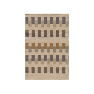 Naturel Intersecting-vloerkleed met grijze en bruine blokken. Op witte achtergrond.