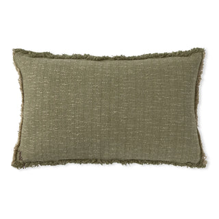 Rechthoekig Handloom-kussen in kaki met franjerand op witte achtergrond.