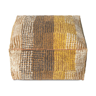 Vierkante City Ochre-poef met okergele, grijze en naturel kleurbanen.