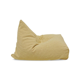 Licht honingkleurige Cleo-zitzak met verhoogde rug.