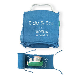 Ride & Roll met blauwe tas, zeemat en boot.