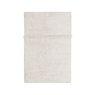 Wit Tundra-vloerkleed met verhoogde horizontale baan. Op witte achtergrond.
